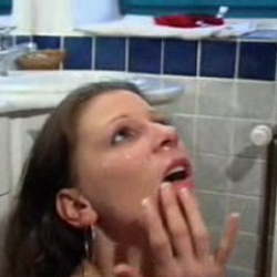 Mit dem Rasierschaum zum Orgasmus! Privater Sexclip