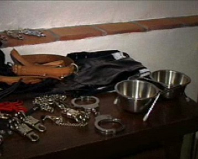 Versautes Paar l�sst SM Fantasien raus! Oralsex und Bondage
