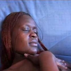 Burma verw�hnt ihre Feundin mit dem Mund - Sexvideos