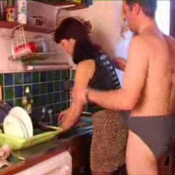 Geile Hausfrau voll in Rage! Privates Erotikvideo!