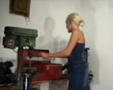 Geiles Luder mit spitzen Br�sten! Privates Erotikvideo! 