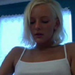 Versautes Luder bei Intimrasur - Sexclips